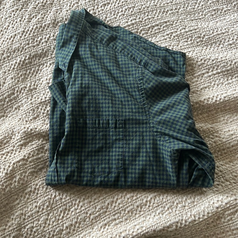 Men’s plaid button down